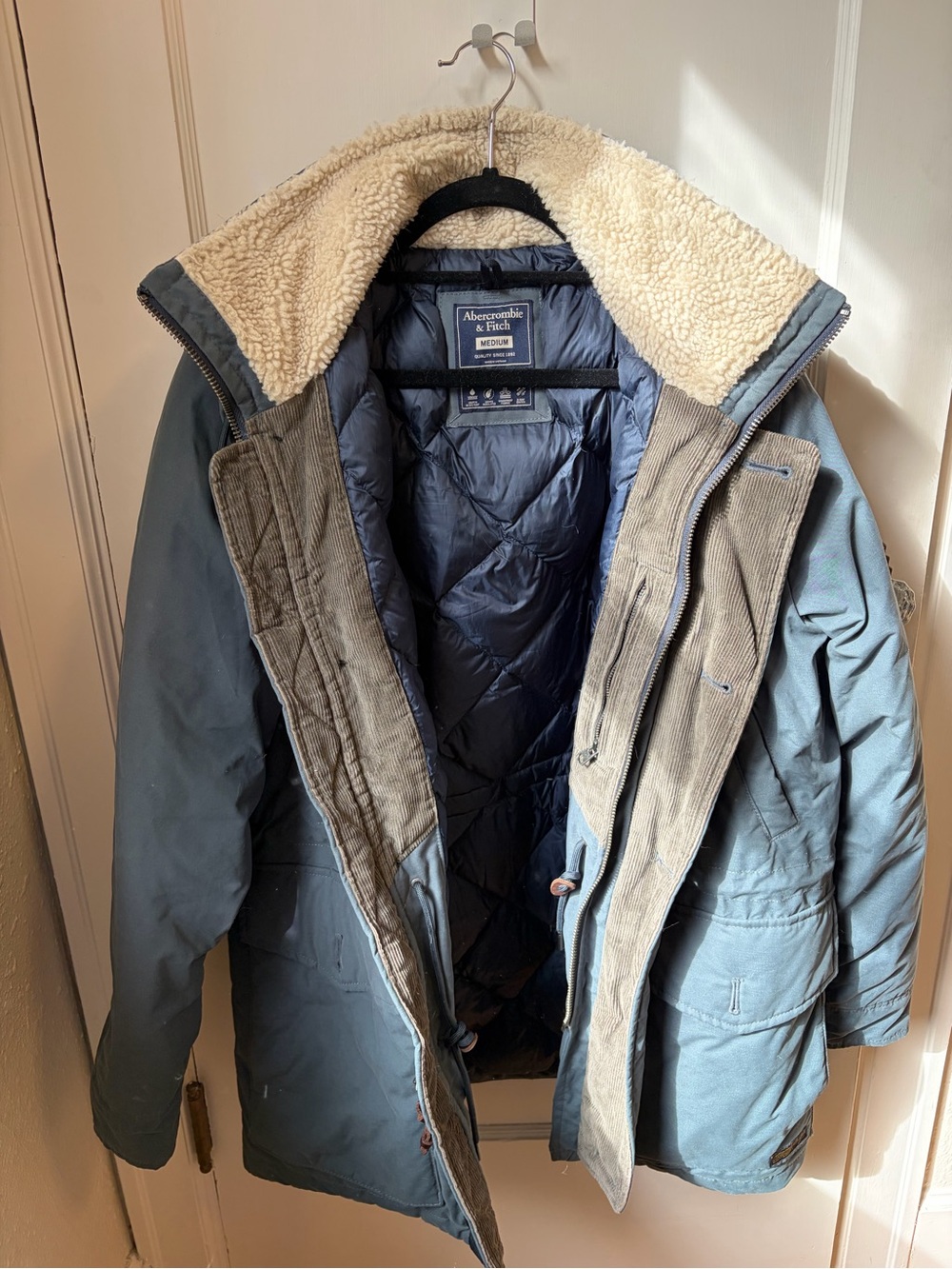 Abercrombie & Fitch Men's Slate Blue Parka with Cream Sherpa Collar